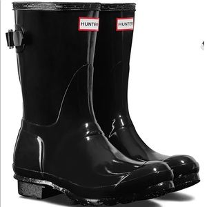 NWT Hunter Original Short Gloss boost in Black box was thrown away
